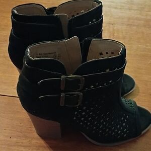 Brash Black Cutout Heeled Boots. Nice 4 Inch Heel. Great For Parties!